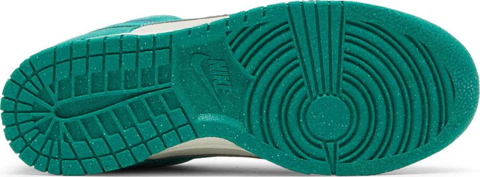 Nike Dunk Low "SE 85"