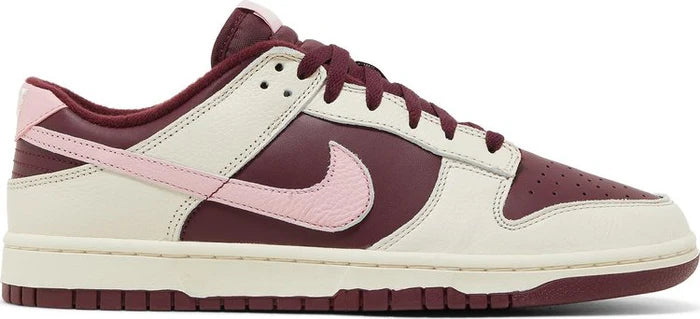 Nike Dunk Low "Valentine's Day"