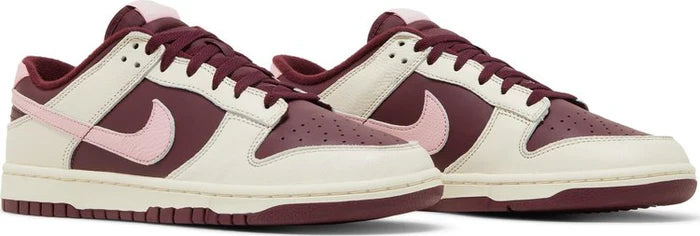 Nike Dunk Low "Valentine's Day"