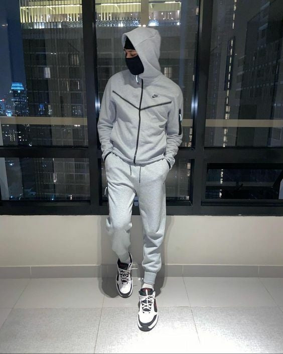 Nike Sportswear Tech Fleece Conjunto