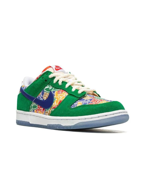 Nike Dunk Low "Foam Finger"