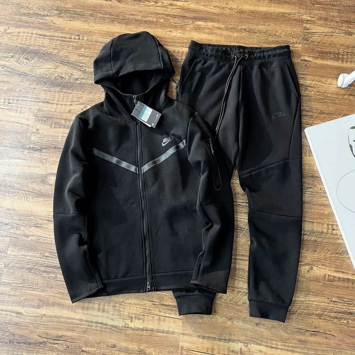 Nike Sportswear Tech Fleece Conjunto