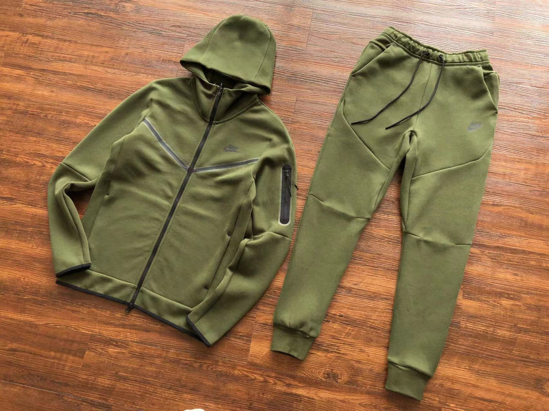 Nike Sportswear Tech Fleece Conjunto