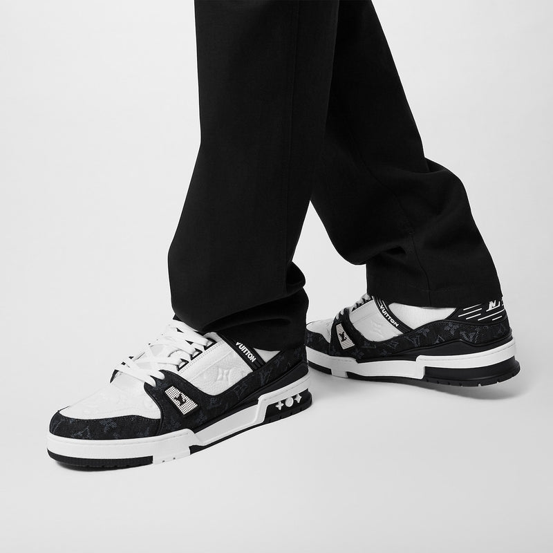 Louis Vuitton Trainer "White Black"